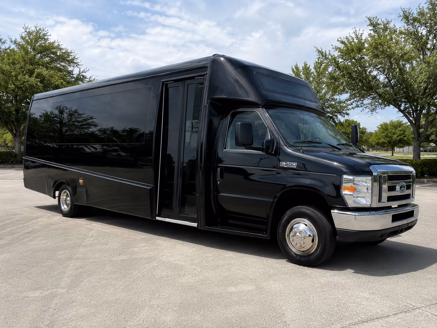 find the perfect transportation for your next airport transfer 3