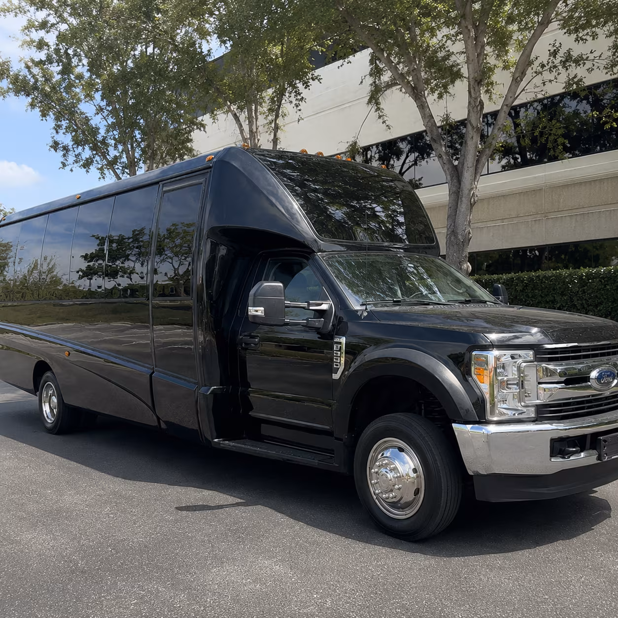 vallejo six flags discovery party bus rental